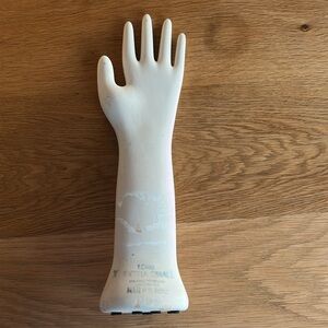 Vintage Porcelain Glove Mold /Handy Display.  Long Extra Small March 6, 1992